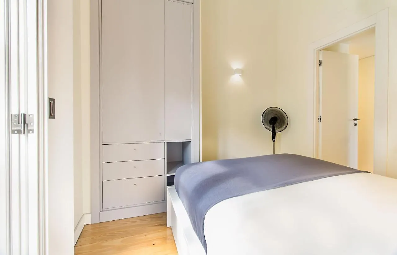 Design Apartment In Typical Alfama Lisbon