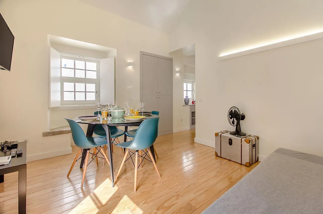 Design Apartment In Typical Alfama Lisbon