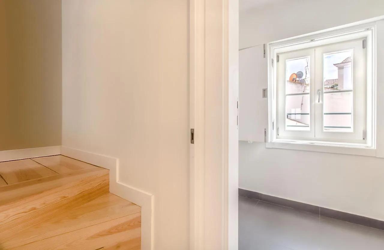 Design Apartment In Typical Alfama Lisbon