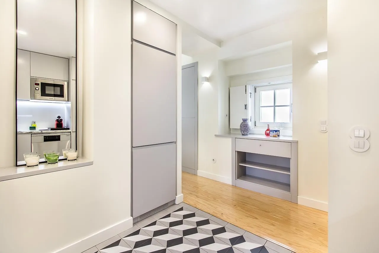 Design Apartment In Typical Alfama Lisbon