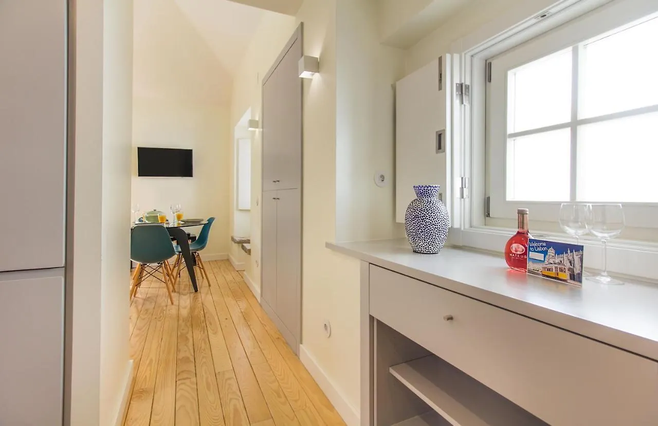 Design Apartment In Typical Alfama Lisbon
