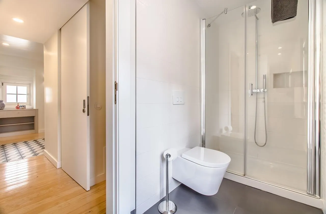 Design Apartment In Typical Alfama Lisbon