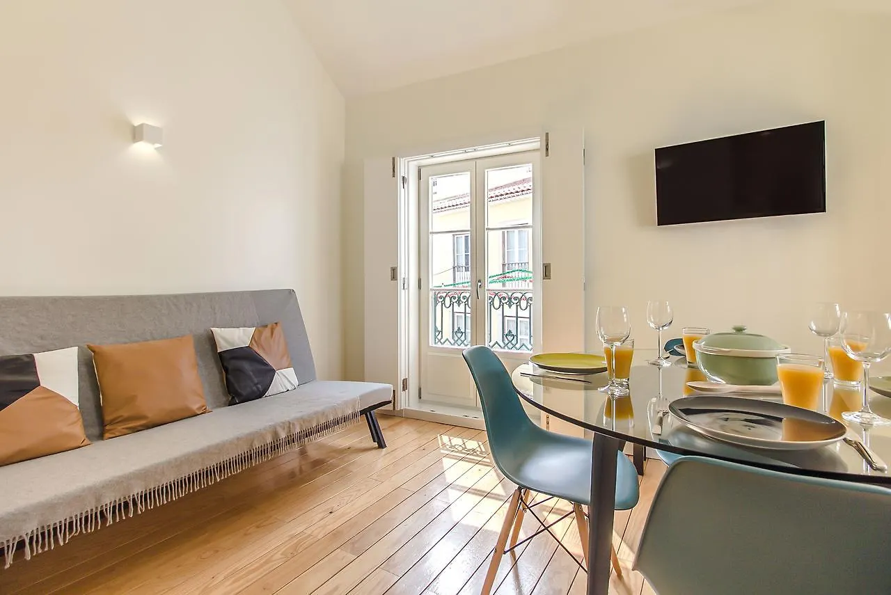 Design Apartment In Typical Alfama Lisbon