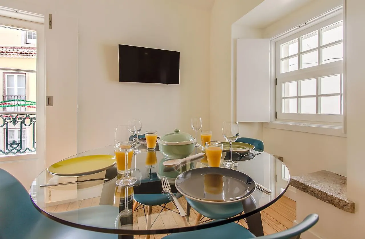 Design Apartment In Typical Alfama Lisbon